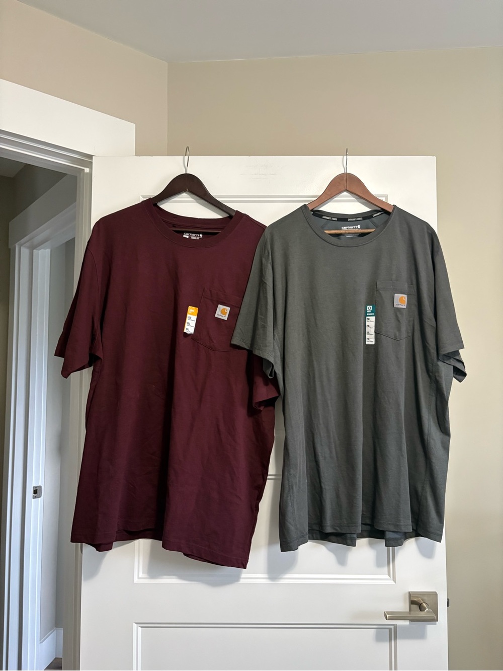 Carhartt 2xl T shirts both 2xl nwt
